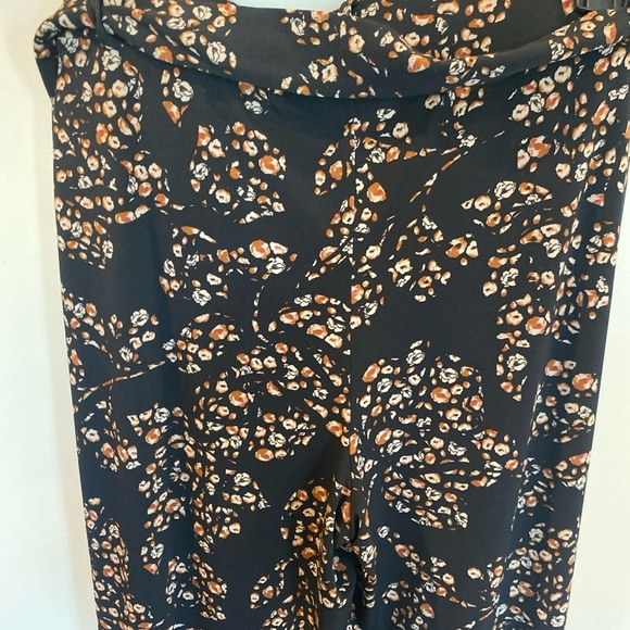 White House Black Market The Wide Leg Pants Floral Black Small Short - Picture 4 of 7